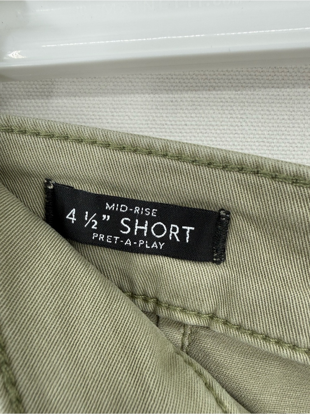 White House Black Market WHBM Olive Green Cargo Shorts Mid Rise Utility 4.5” - Picture 5 of 13